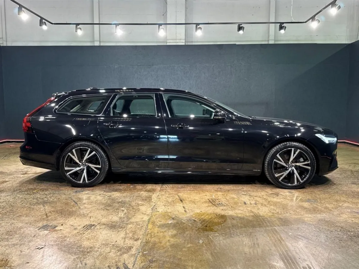 Volvo V90 RECHARGE T6 PLUS AWD - 360 REVERSE CAMER - Image 2