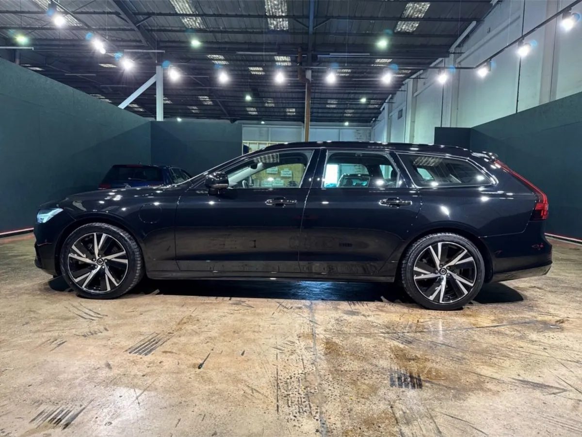Volvo V90 RECHARGE T6 PLUS AWD - 360 REVERSE CAMER - Image 6
