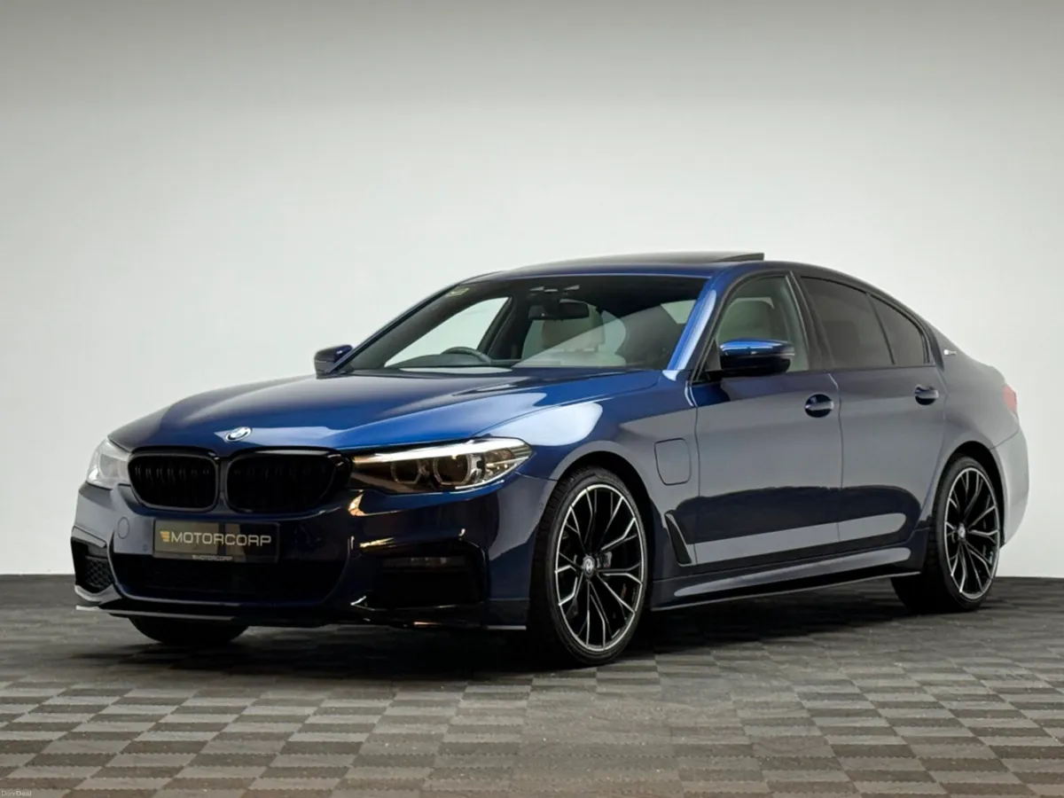 BMW 5-Series 530E M SPORT *SUNROOF* - Image 3