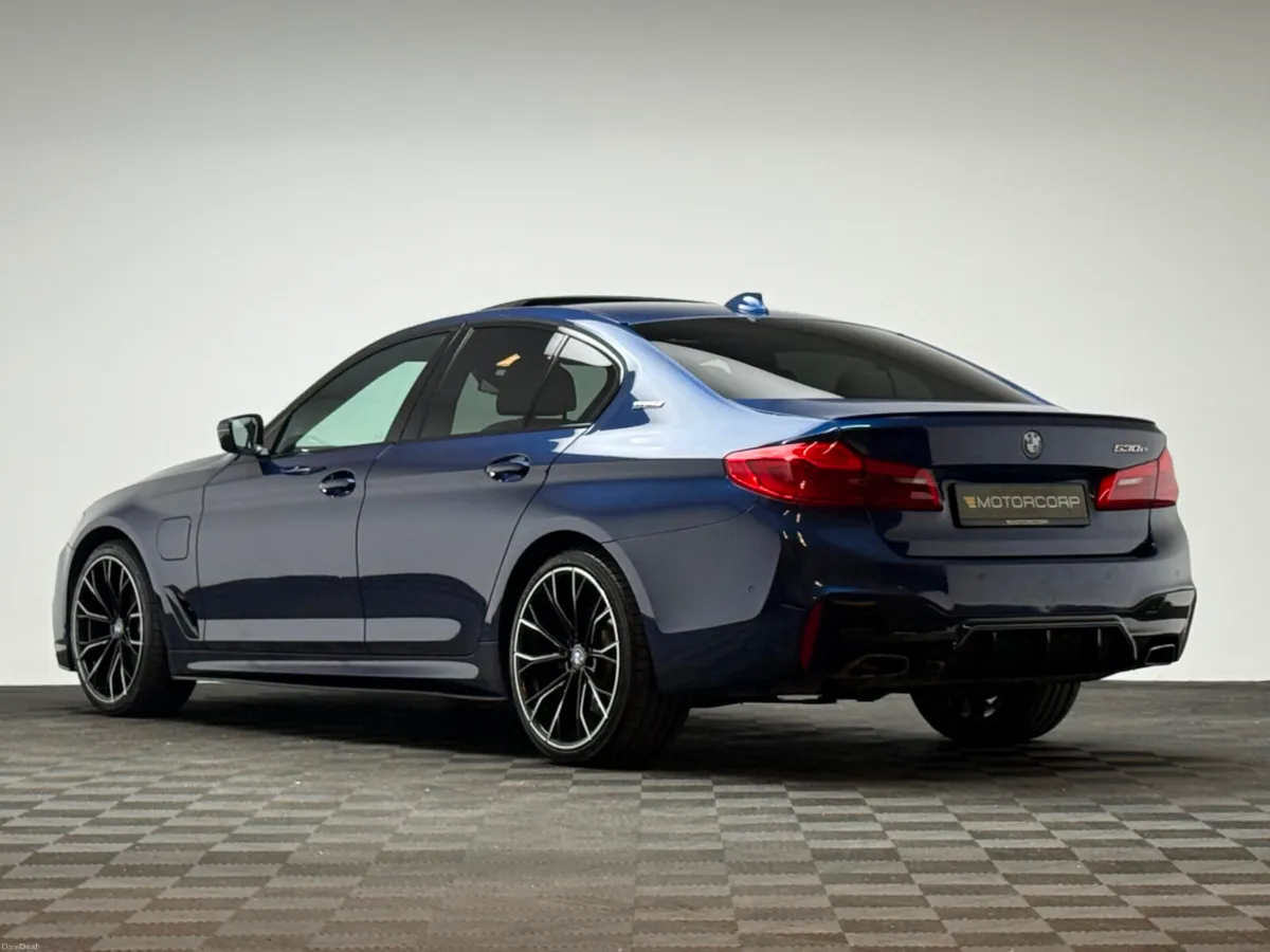 BMW 5-Series 530E M SPORT *SUNROOF* - Image 5