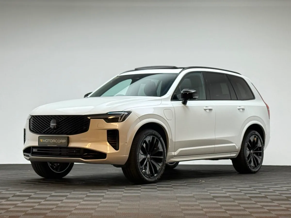 Volvo XC90 PLUS BLACK EDITION T8 AWD *7 SEATER* - Image 3