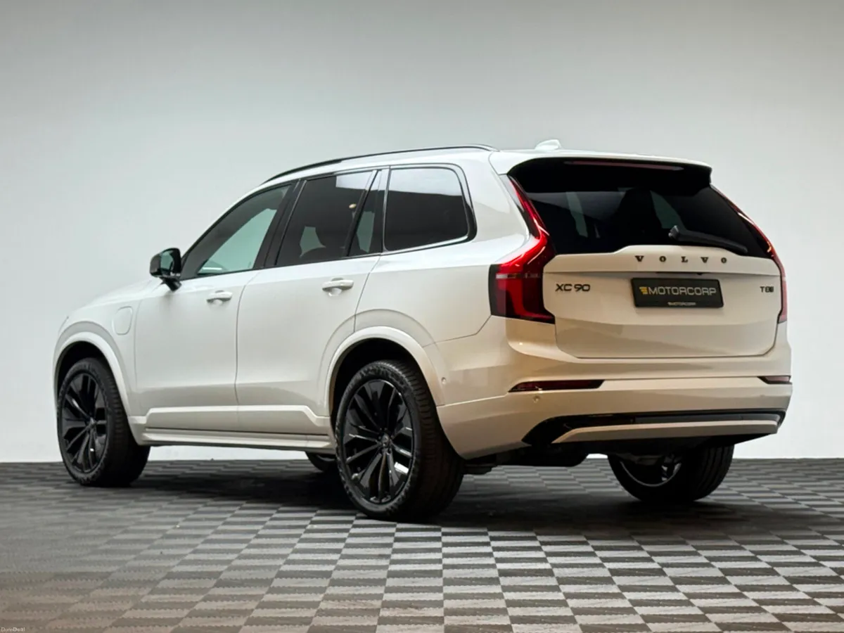 Volvo XC90 PLUS BLACK EDITION T8 AWD *7 SEATER* - Image 5