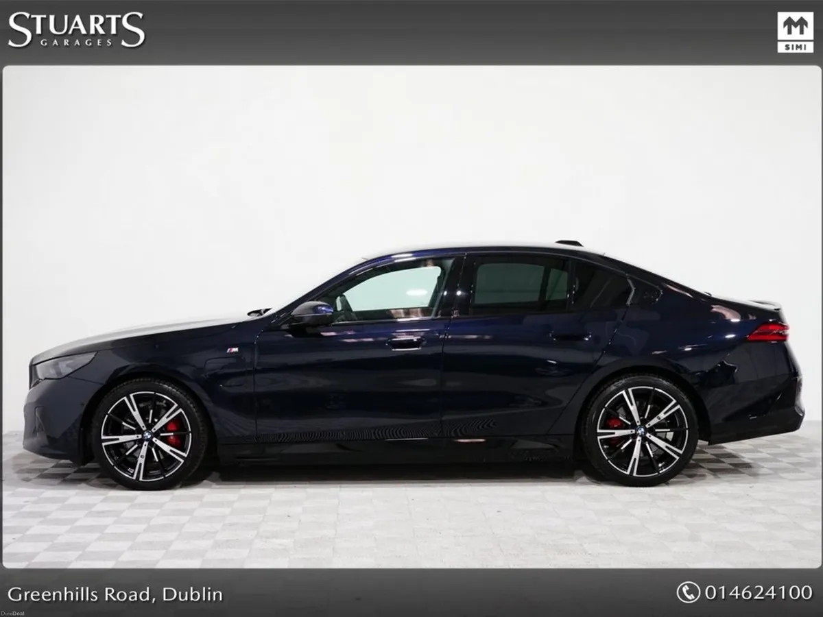 BMW 5-Series 3 X PACKS AND PANORAMIC GLASS ROOF: P - Image 6