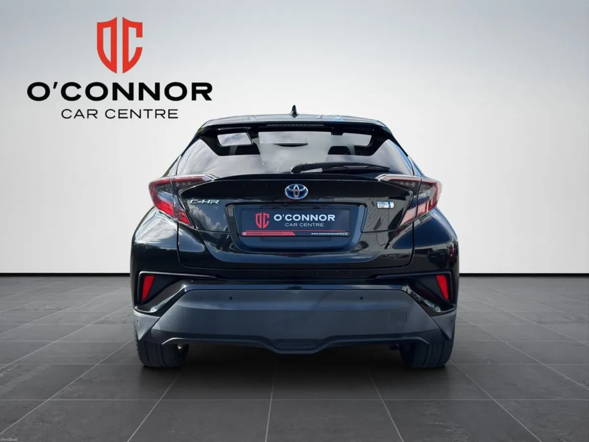 Toyota C-HR Looks like the future. drives like a T - Image 5