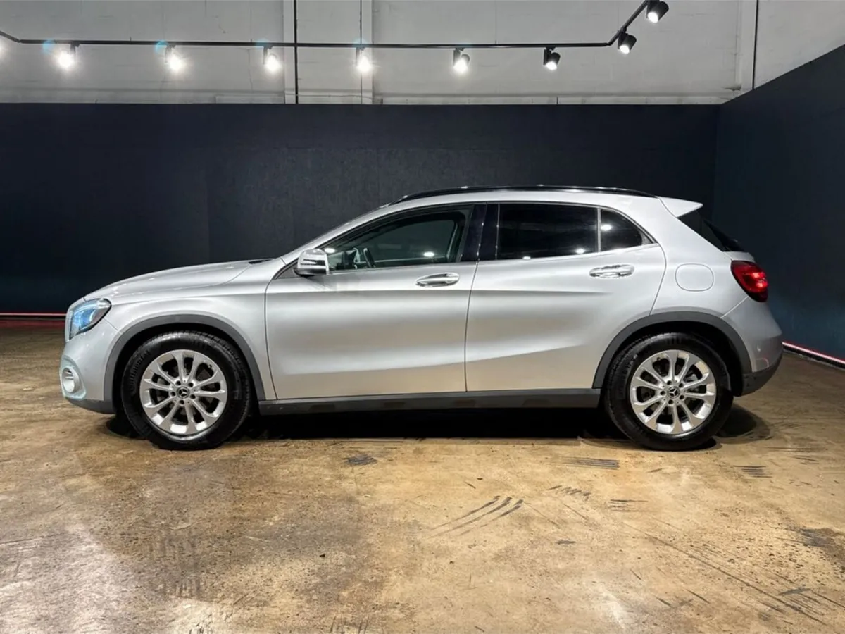 Mercedes-Benz GLA 1.6 AUTOMATIC - HALF BLACK LEATH - Image 6