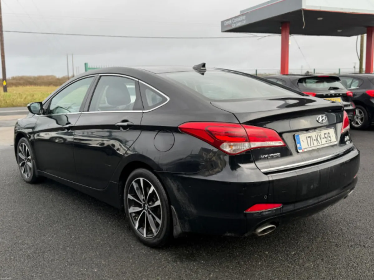 Hyundai i40 Executive 4DR - Image 3