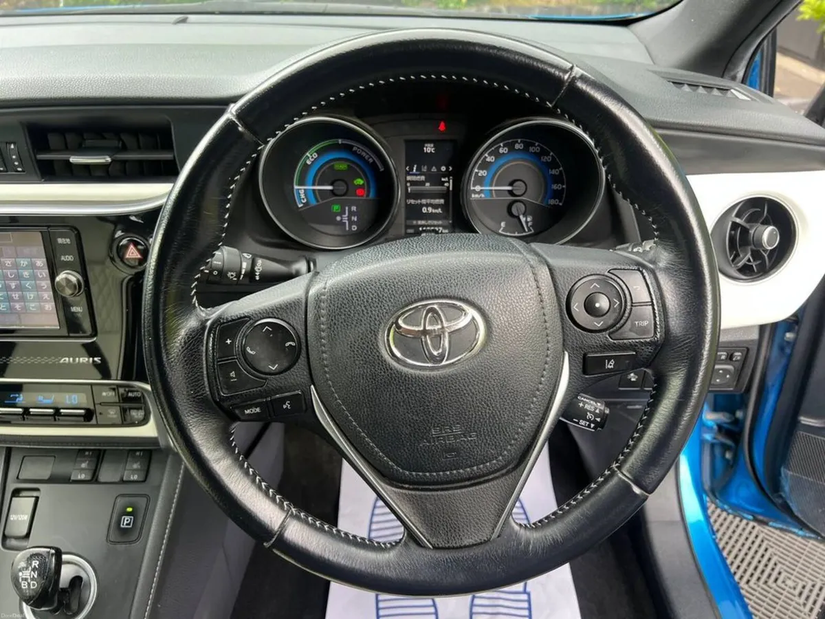 Toyota Auris 1.8 HYBRID AUTO // REVERSE CAMERA // - Image 4