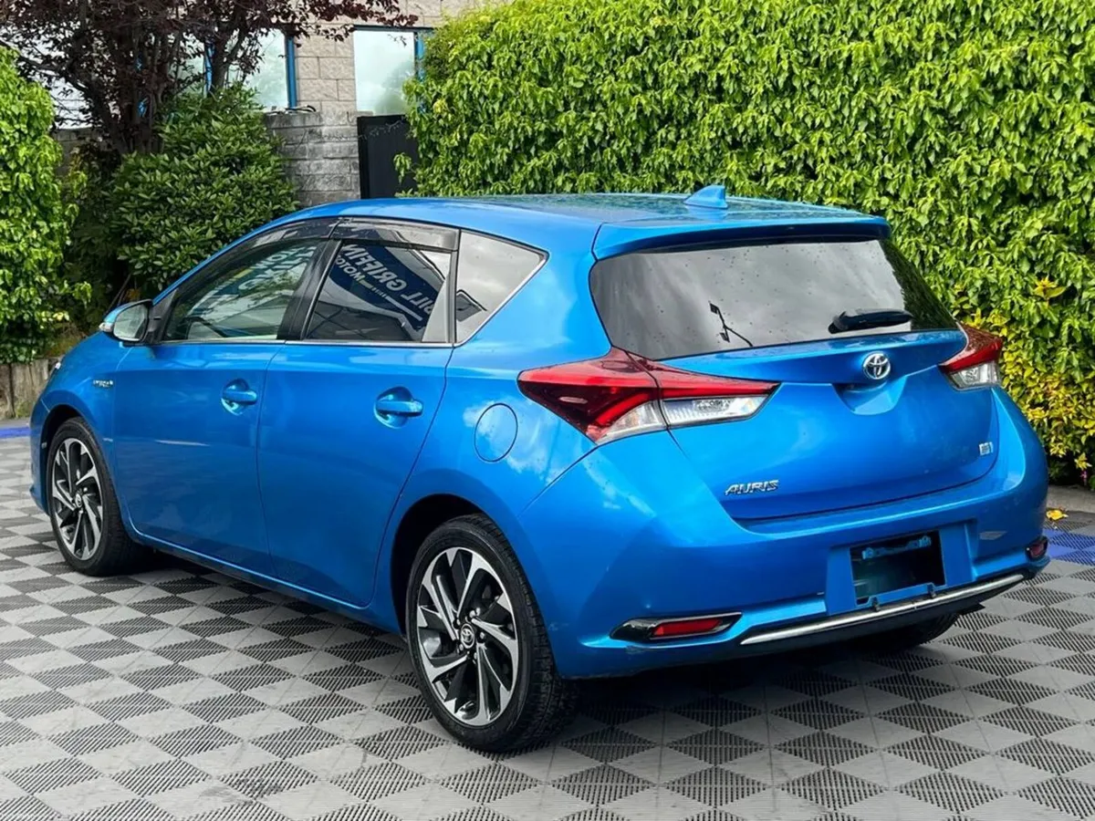 Toyota Auris 1.8 HYBRID AUTO // REVERSE CAMERA // - Image 5