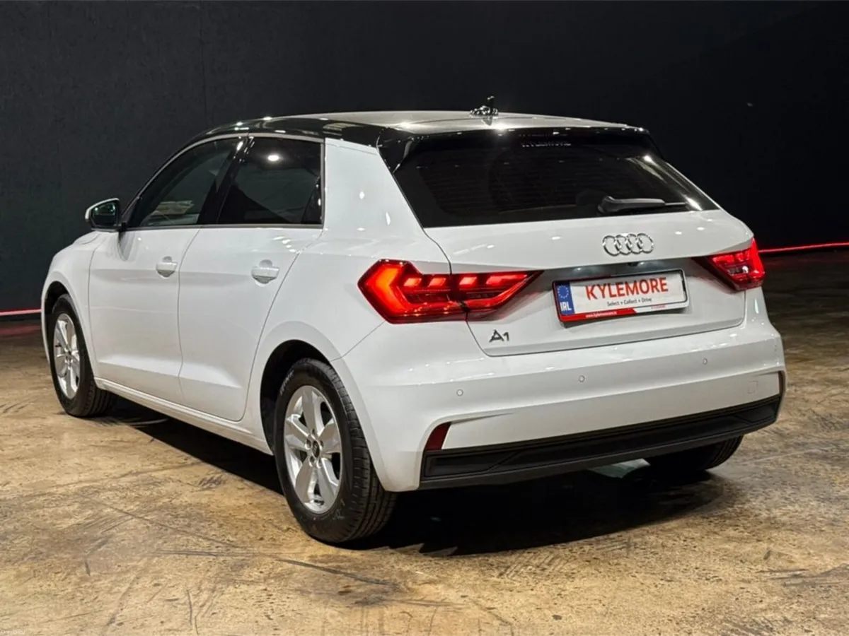 Audi A1 1.0 TFSI AUTOMATIC - WHITE/BLACK TWO-TONE - Image 5