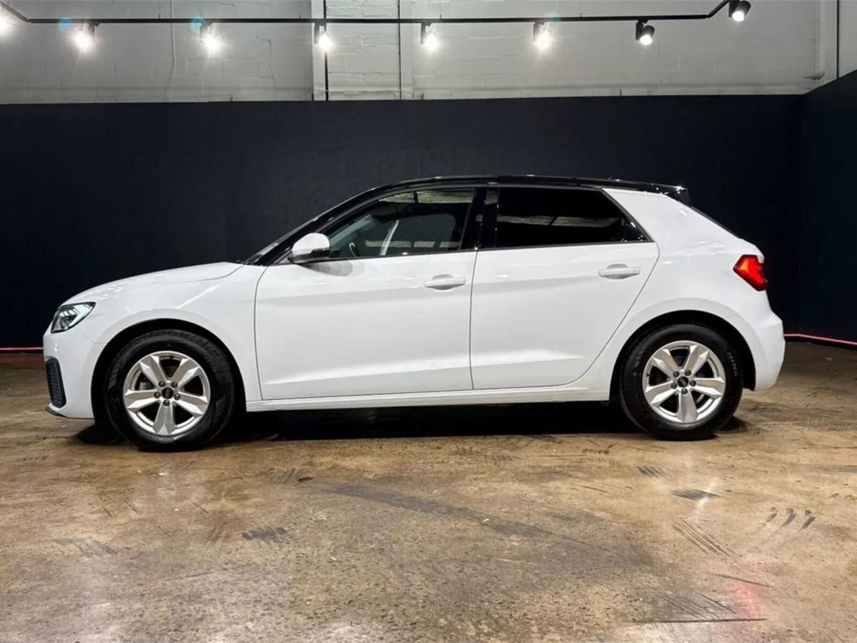 Audi A1 1.0 TFSI AUTOMATIC - WHITE/BLACK TWO-TONE - Image 6