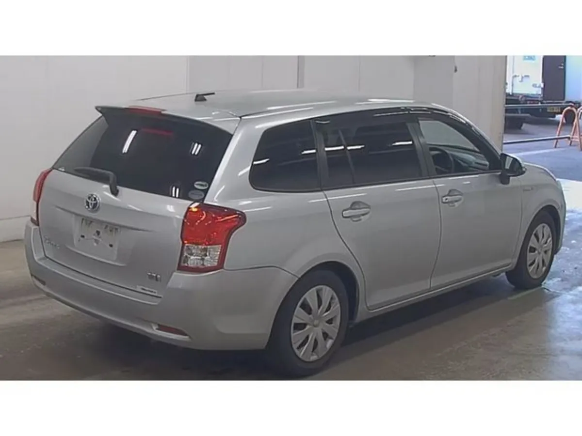 Toyota Corolla 1.5 Corolla Fielder Petrol Hybrid A - Image 4