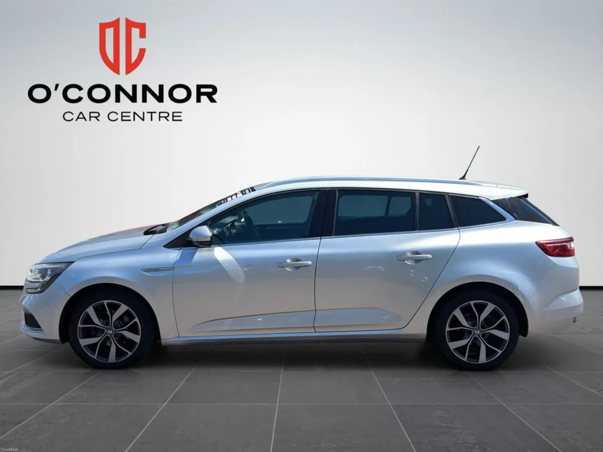 Renault Megane "Big on space, easy on the wallet – - Image 3