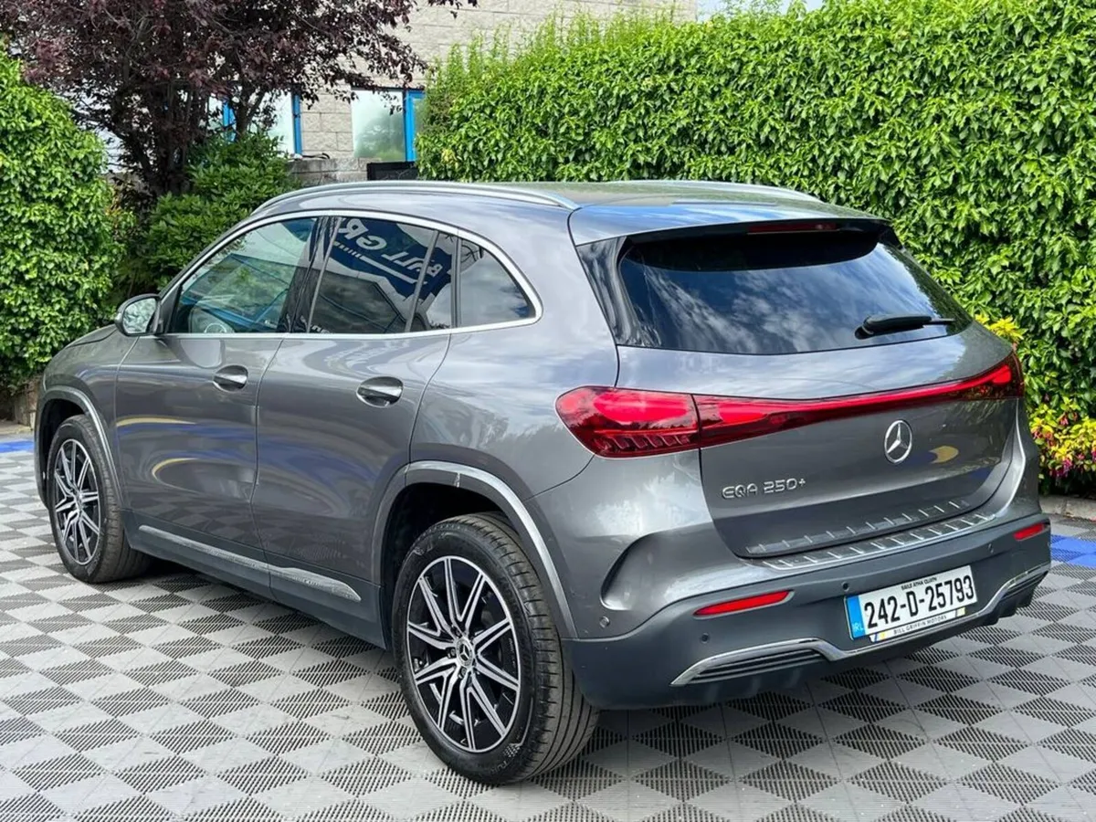 Mercedes-Benz EQA EQA250+ AMG-LINE PREMIUM DARK 70 - Image 5