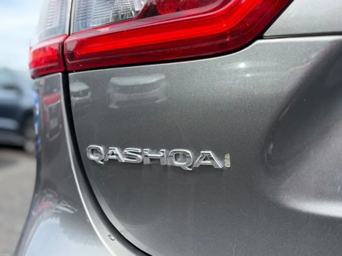 Nissan Qashqai 1.5 DCI N-connecta 5DR - Image 5