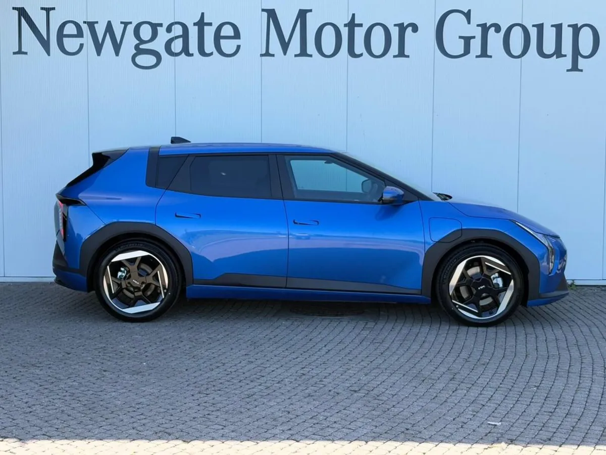 Kia EV4 Hatchback Earth 3 (Long Range) - Image 4
