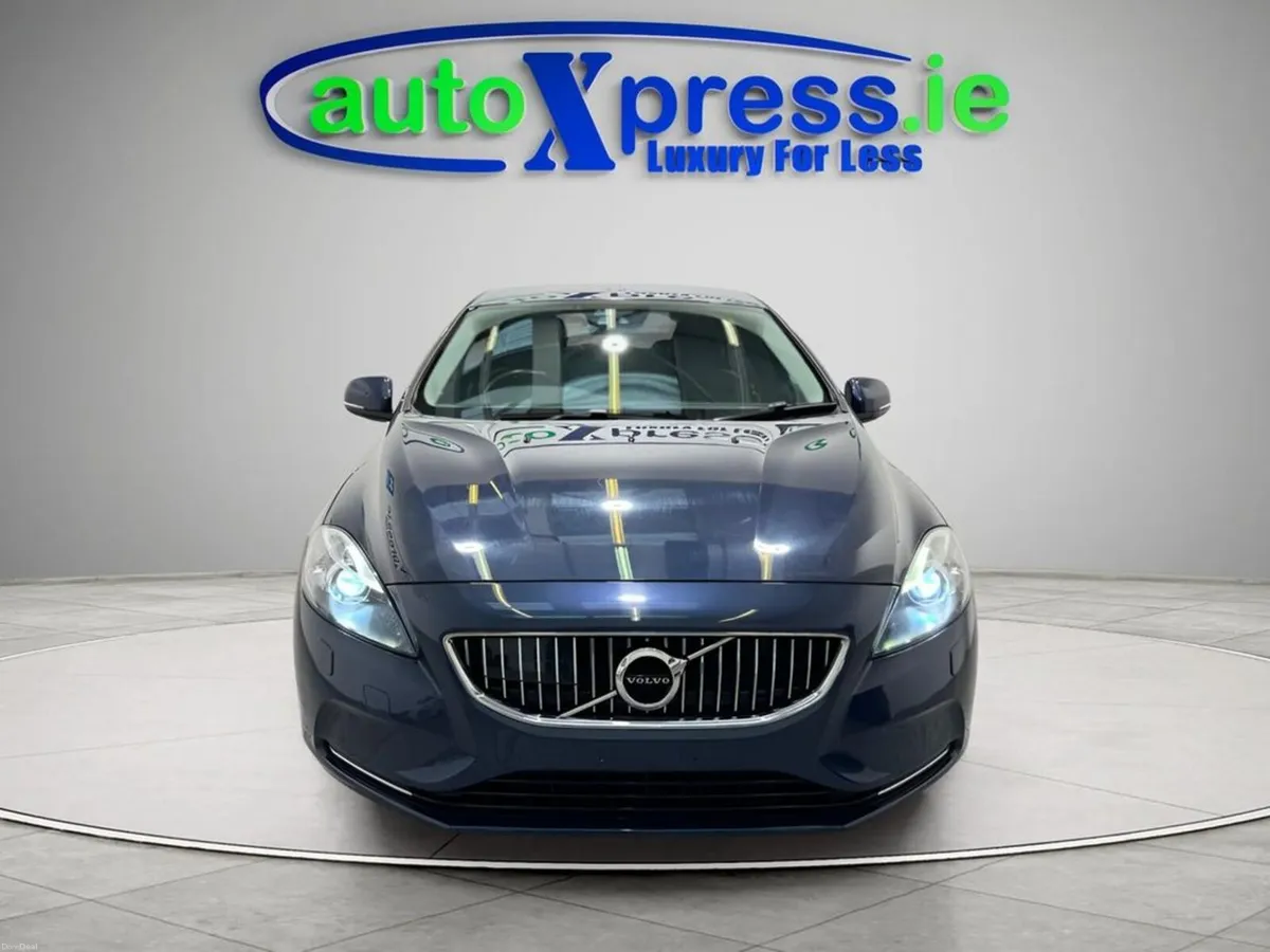 Volvo V40 1.6 T4 Automatic - Image 5