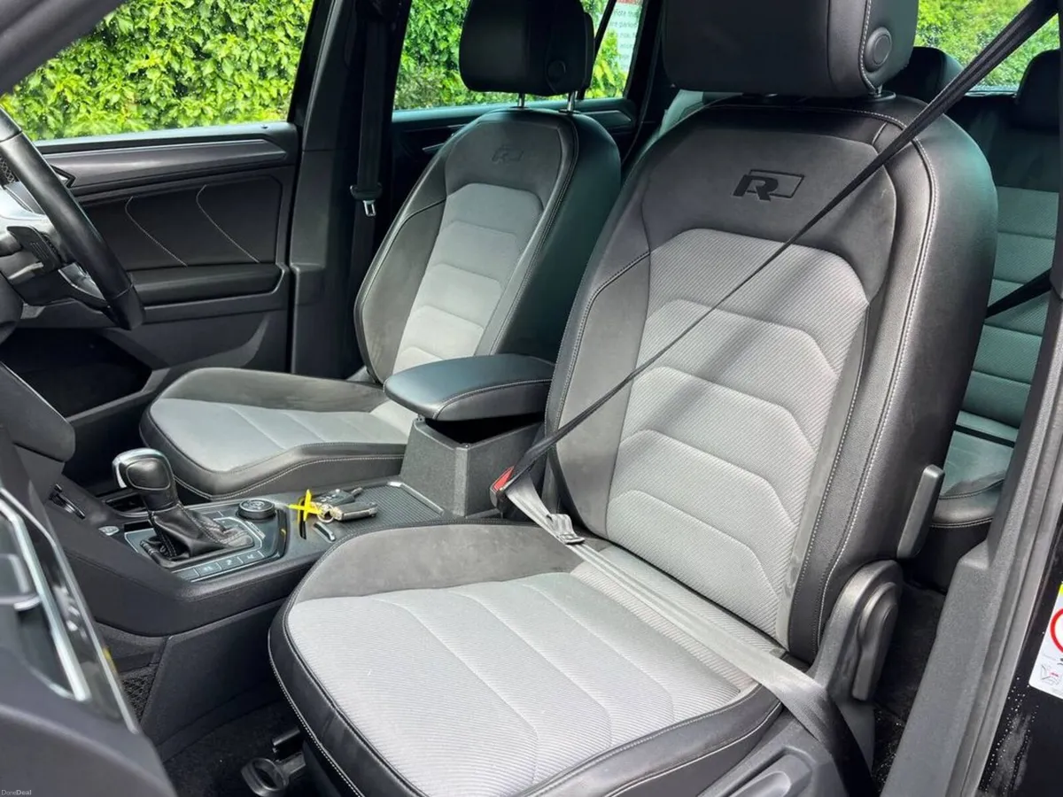 Volkswagen Tiguan R-LINE 2.0 TDI 4MOTION AUTO // H - Image 6