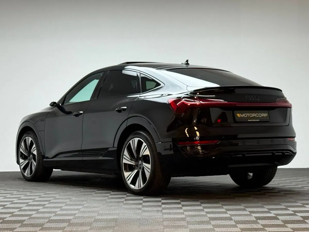 Audi Q8 55 E TRON VORSPRUNG QUATTRO - Image 5