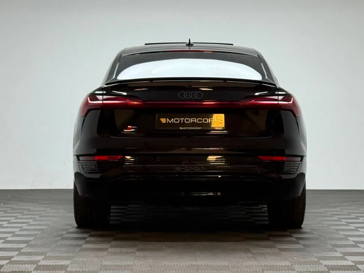 Audi Q8 55 E TRON VORSPRUNG QUATTRO - Image 6