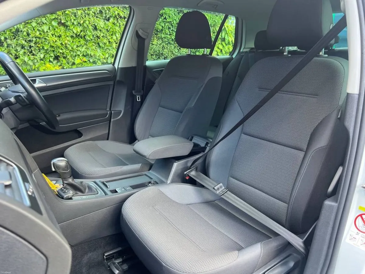 Volkswagen Golf COMFORTLINE 1.2 TSI AUTO // APPLE - Image 6