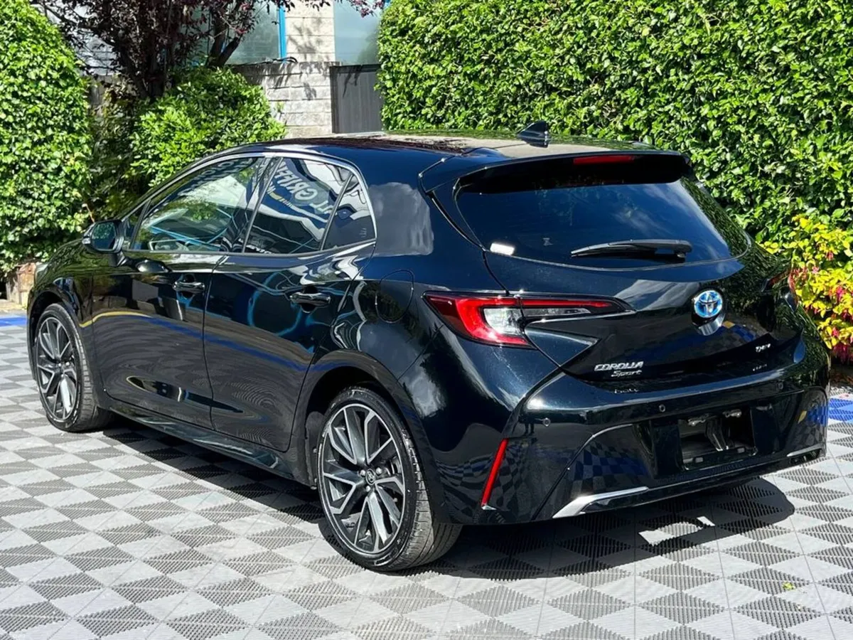Toyota Corolla GZ SPORT 1.8 HYBRID AUTO // VERY LO - Image 5