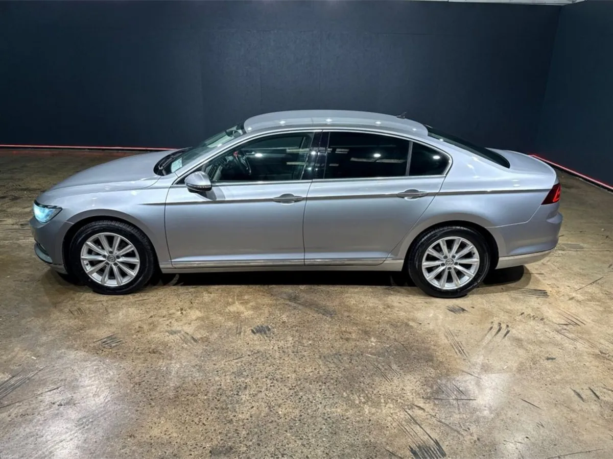Volkswagen Passat 1.4 TSI COMFORT LINE - BLACK HAL - Image 6