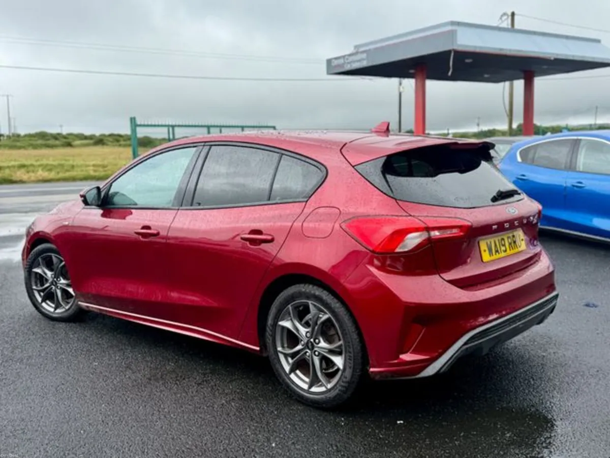 Ford Focus ST-LINE TDCI - Image 2