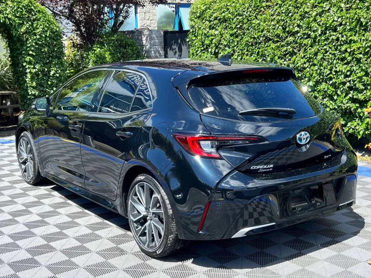Toyota Corolla GZ SPORT 1.8 HYBRID AUTO // VERY LO - Image 5