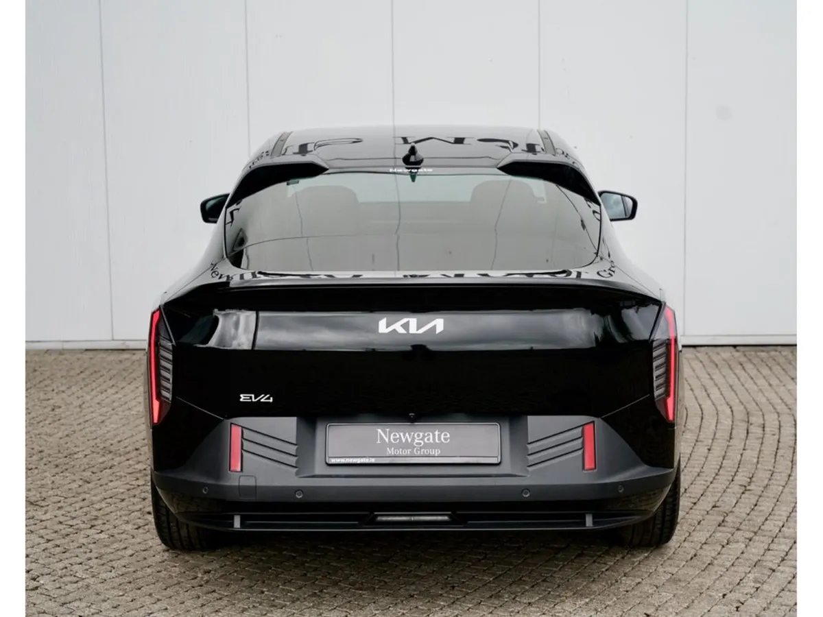Kia EV4 Fastback Earth 2 - Image 6