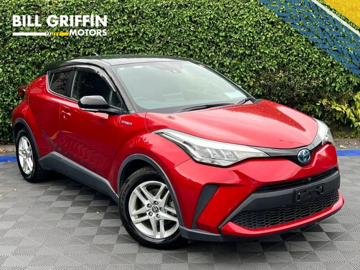 Toyota C-HR 1.8 HYBRID AUTO // DUAL ZONE CLIMATE C - Image 1
