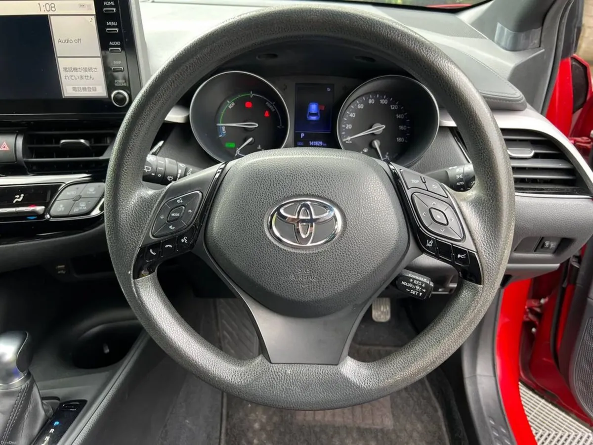 Toyota C-HR 1.8 HYBRID AUTO // DUAL ZONE CLIMATE C - Image 4