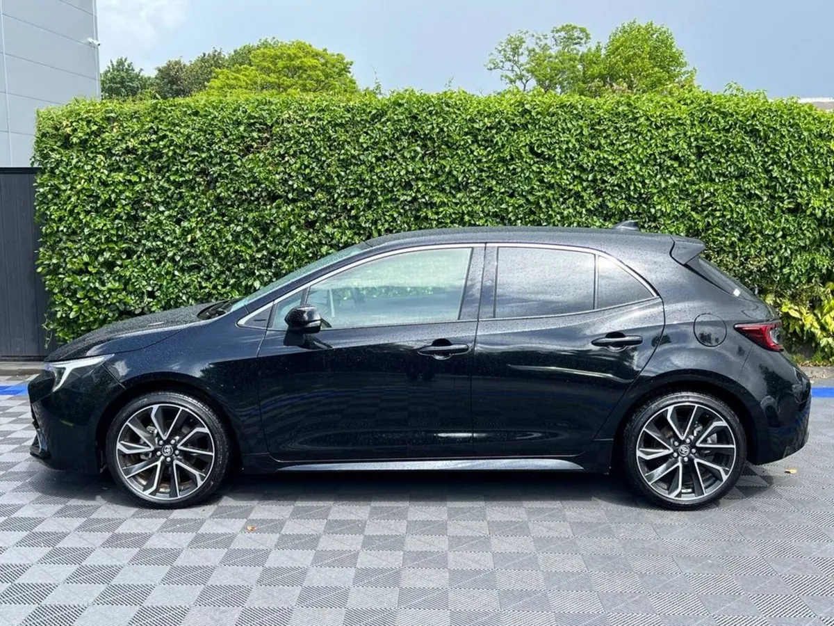 Toyota Corolla GZ SPORT 1.8 HYBRID AUTO // VERY LO - Image 3
