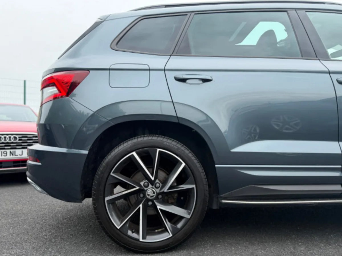 Skoda Karoq SPORTLINE TDI 4X4 *PANORAMIC SUNROOF* - Image 6