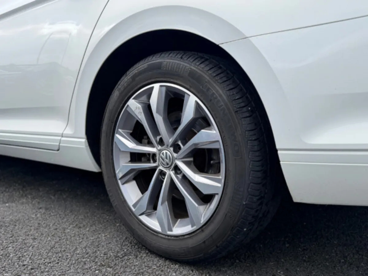 Volkswagen Passat 1.6 TDI SE Business BMT 120PS 4D - Image 6