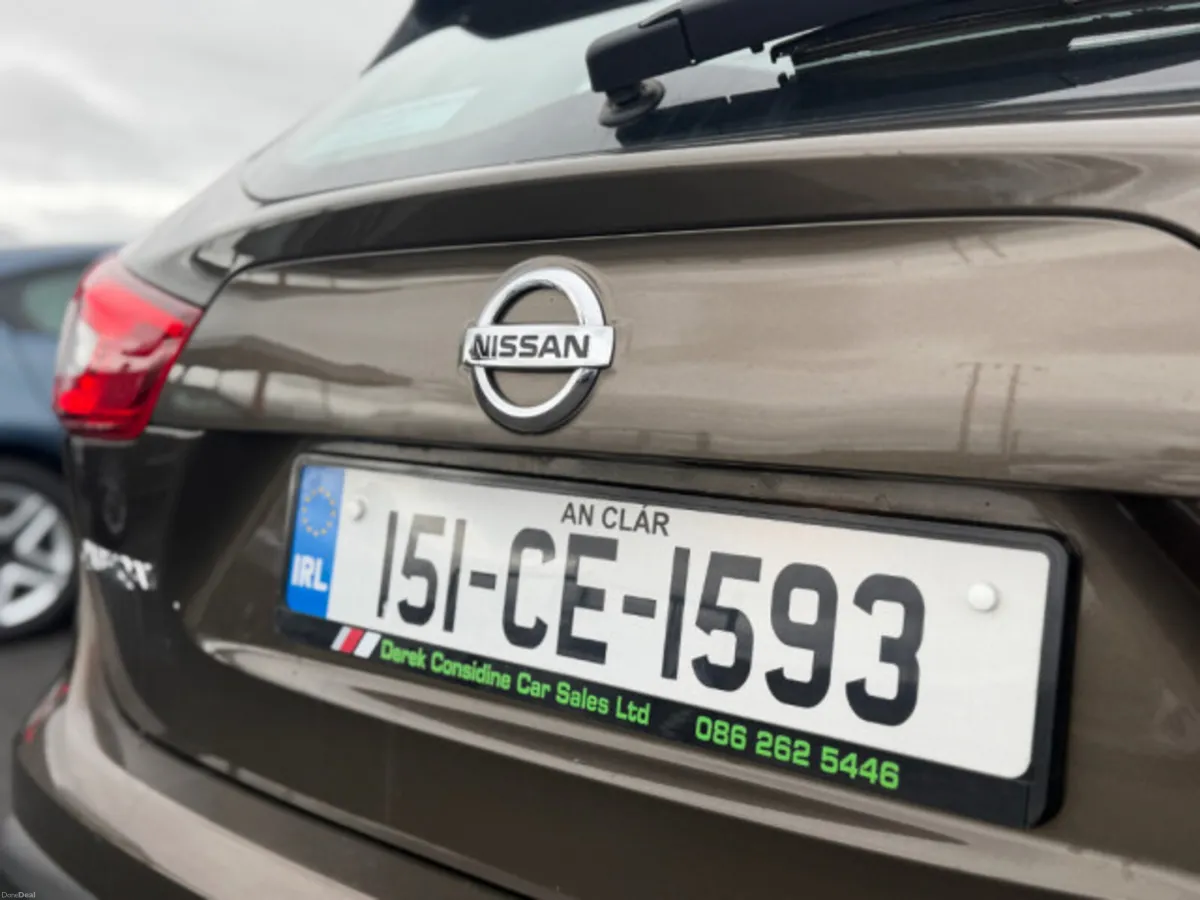 Nissan Qashqai 1.2 PET SV 5DR - Image 5