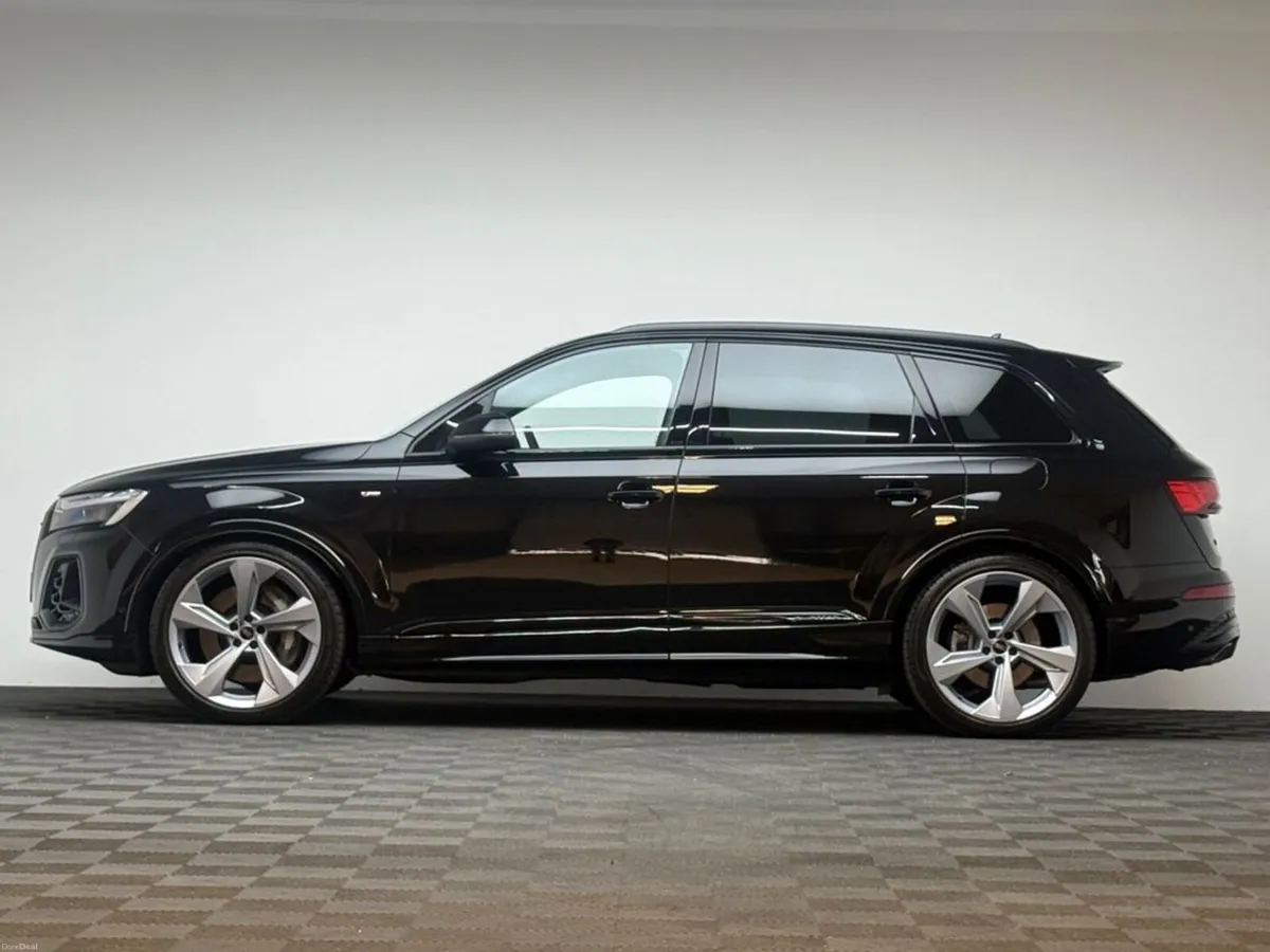 Audi Q7 S LINE BLK ED 55 TFSI E QUATTRO - Image 4