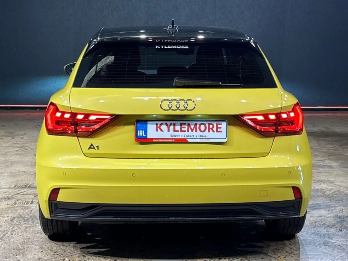 Audi A1 1.0 TFSI AUTOMATIC - YELLOW/BLACK TWO TONE - Image 4