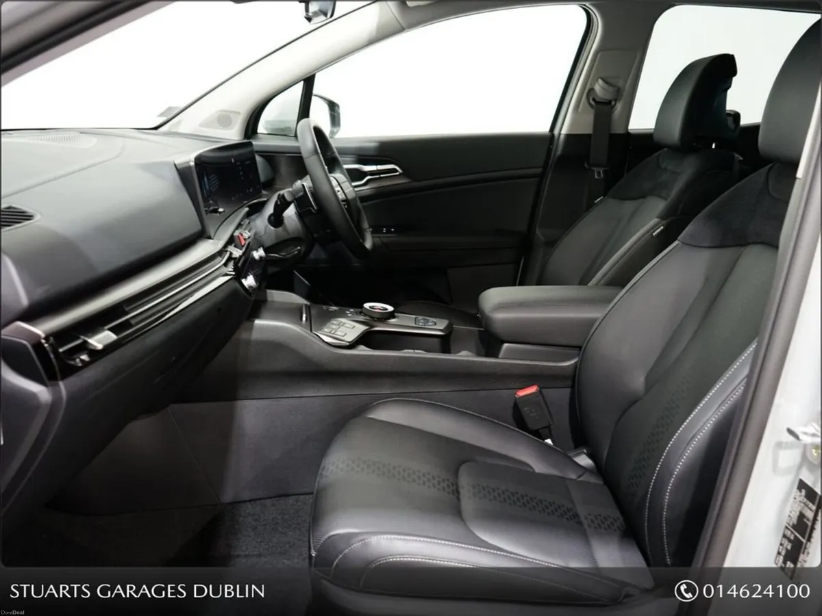 Kia Sportage PHEV **FACELIFTED MODEL WITH 0% FINAN - Image 3