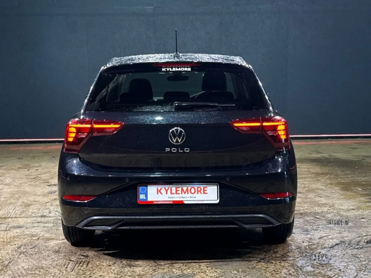 Volkswagen Polo 1.0 AUTOMATIC - FACTORY ALLOYS - D - Image 4