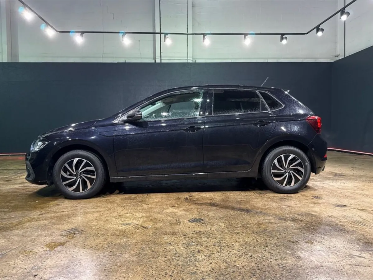 Volkswagen Polo 1.0 AUTOMATIC - FACTORY ALLOYS - D - Image 6
