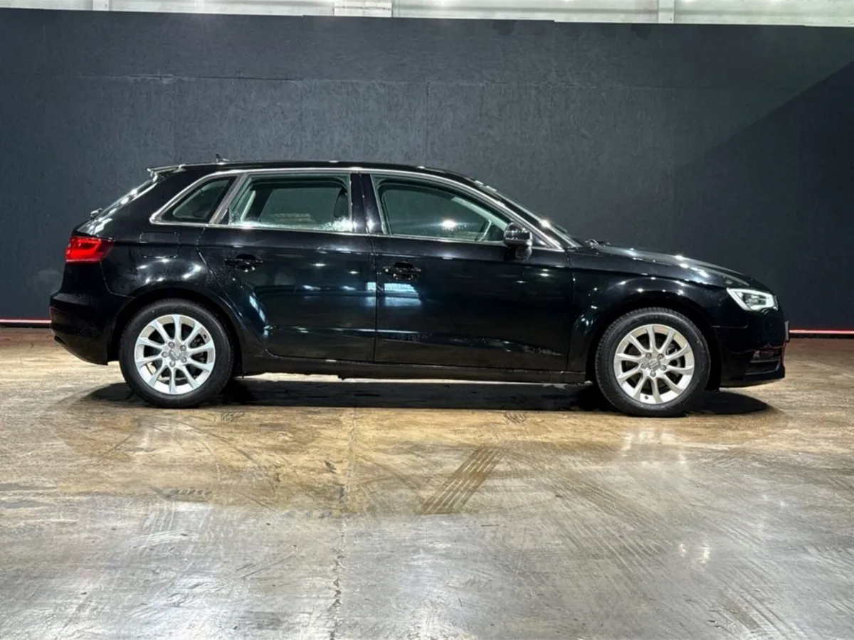 Audi A3 1.4 TFSI SPORTBACK - FULL BLACK LEATHER - - Image 2