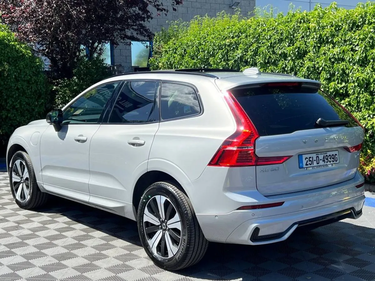 Volvo XC60 T6 PLUS AWD 2.0 ** HUGE SPEC ** // OPEN - Image 6