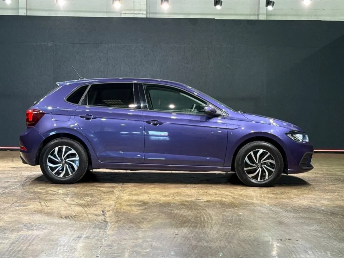 Volkswagen Polo 1.0 AUTOMATIC - UPGRADED FACTORY A - Image 2