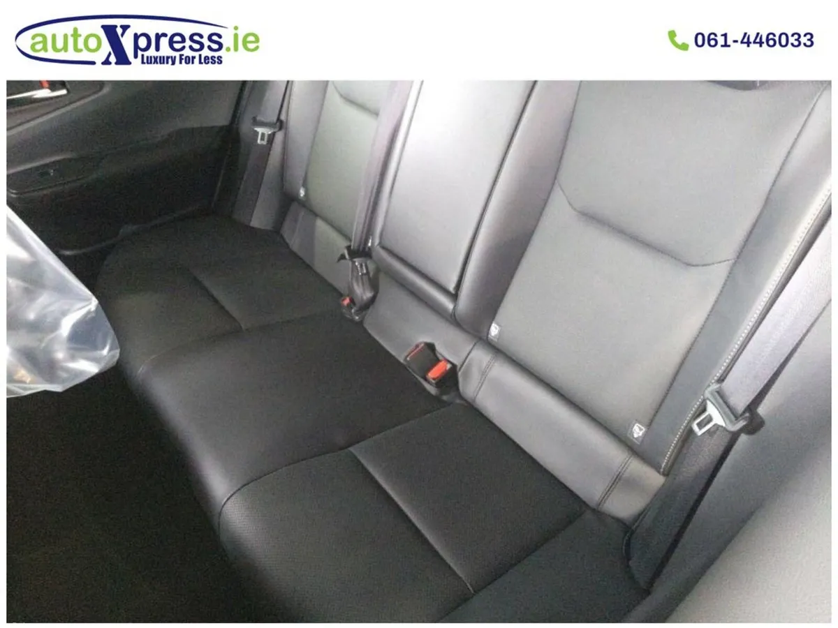 Toyota Prius 2.0 PHEV, Panoramic roof, Ultra Low m - Image 4