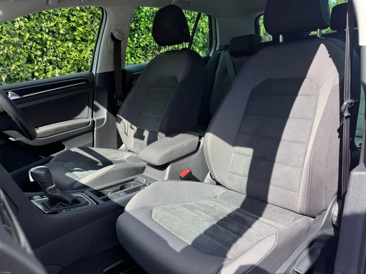 Volkswagen Golf HIGHLINE 1.4 TSI AUTO // SERVICE H - Image 6
