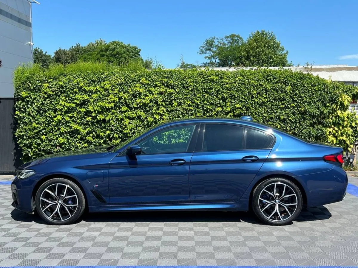 BMW 5-Series 530e LCI M-SPORT 2.0 HYBRID ** VERY L - Image 3
