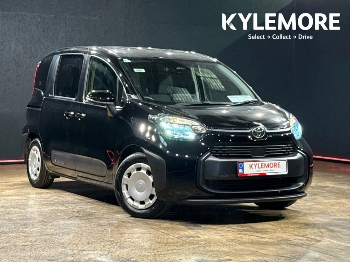 Toyota Sienta 1.5 HYBRID AUTOMATIC 7 SEATER - POWE - Image 1