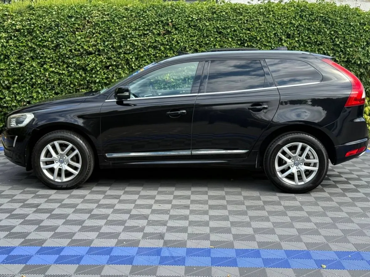 Volvo XC60 D4 CLASSIC 2.0 D // FULL SERVICE HISTOR - Image 4