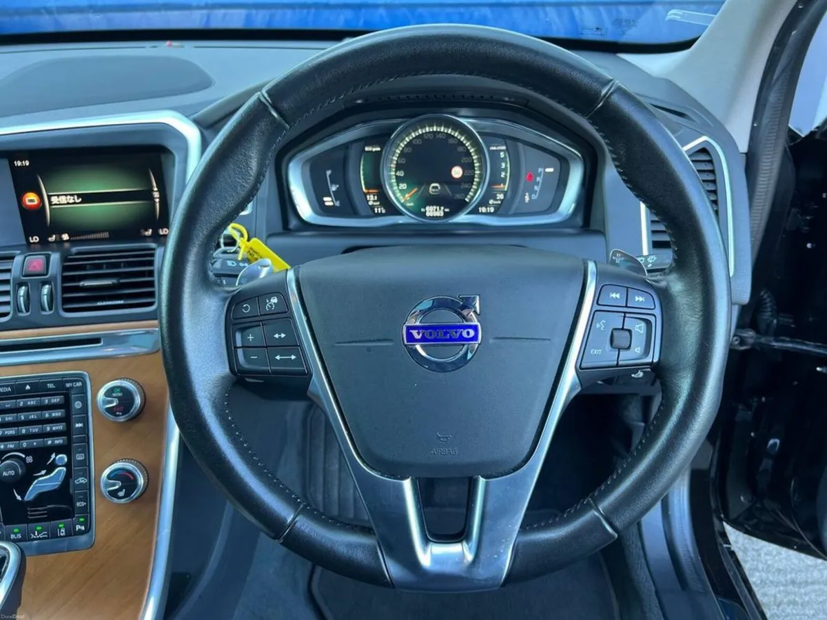 Volvo XC60 D4 CLASSIC 2.0 D // FULL SERVICE HISTOR - Image 5