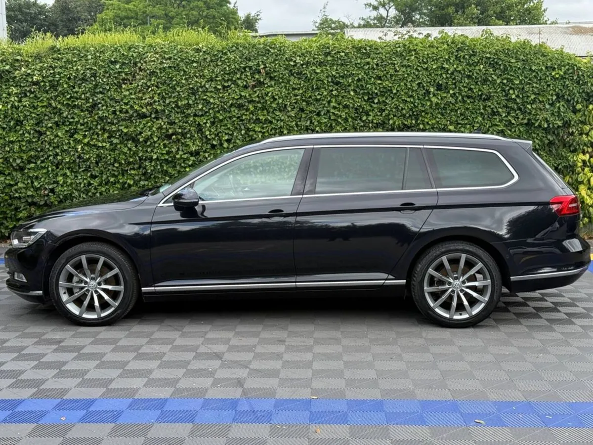 Volkswagen Passat HIGHLINE VARIANT 2.0 TDI AUTO // - Image 3
